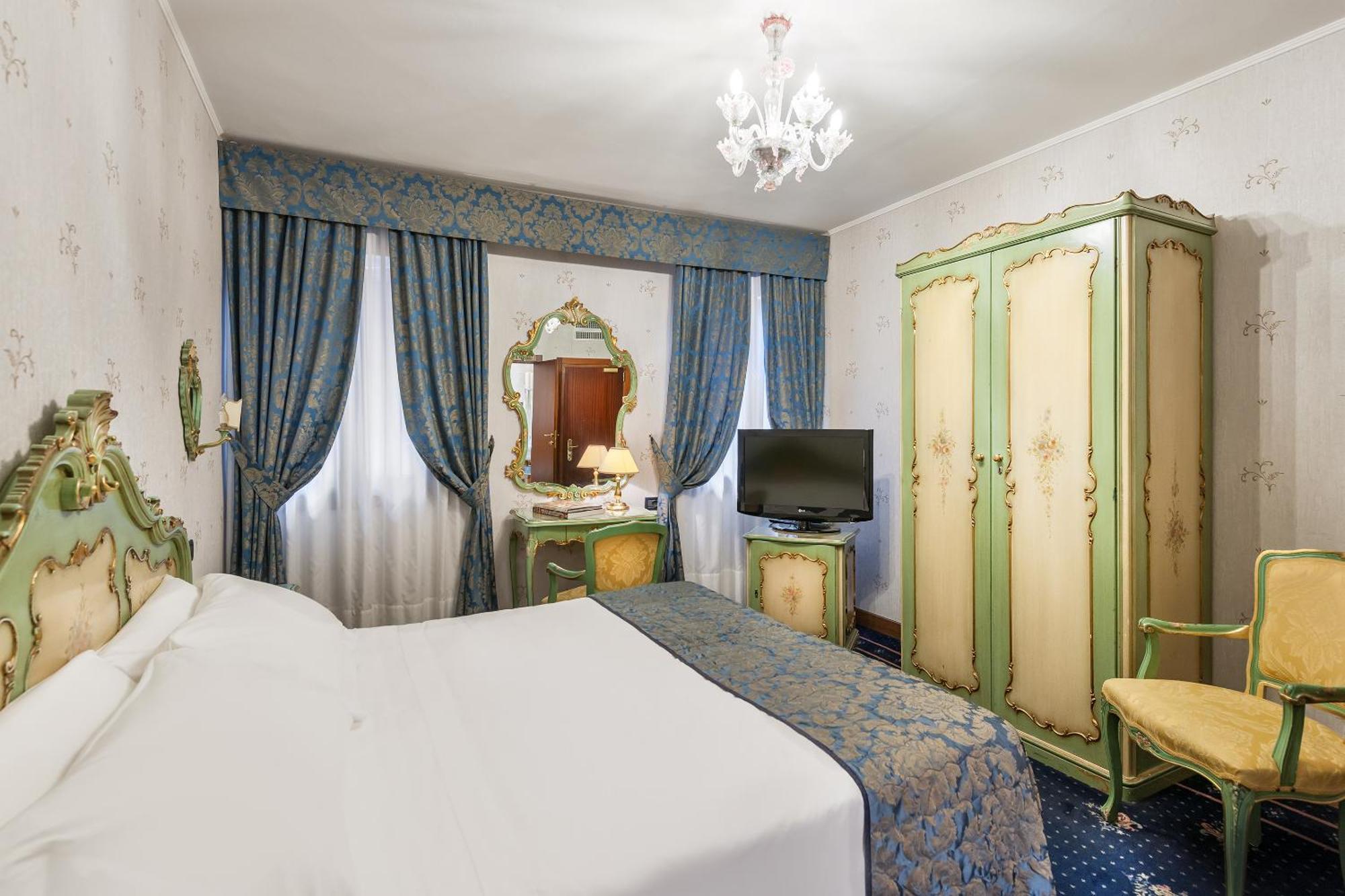 Classic Double or Twin Room